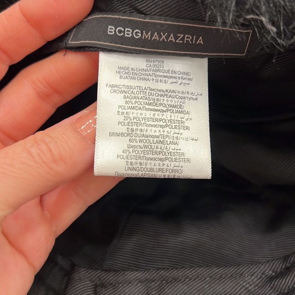 Winter cap w faux fur black BCBG - Picture 4 of 7